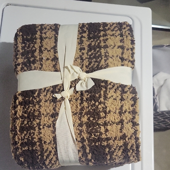 Micro Chenille Throw Blanket - Picture 3 of 3